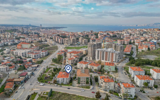 Çiğli Cumhuriyet Mahallesi Site içi 90 m² 2+1 Tadilatlı