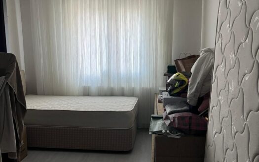 Çiğli Cumhuriyet Mahallesi Site içi 90 m² 2+1 Tadilatlı