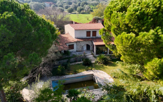 Urla Denizli’de 2.913 M2 Arazi İçinde 2 Adet Müstakil Villa