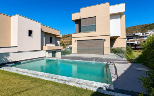 Güzelbahçe’de 410m2 Arsa İçinde Özel Havuzlu müstakil Villa