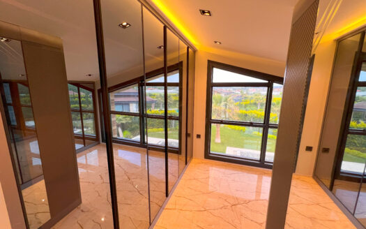 Urla Kuşçular’da Havuzlu Muhteşem Villa