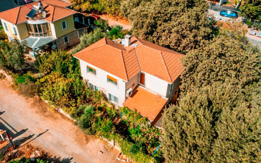 Güzelbahçe’de Merkezi Konumda Mükemmel Doğasıyla Eşsiz Bir Villa..