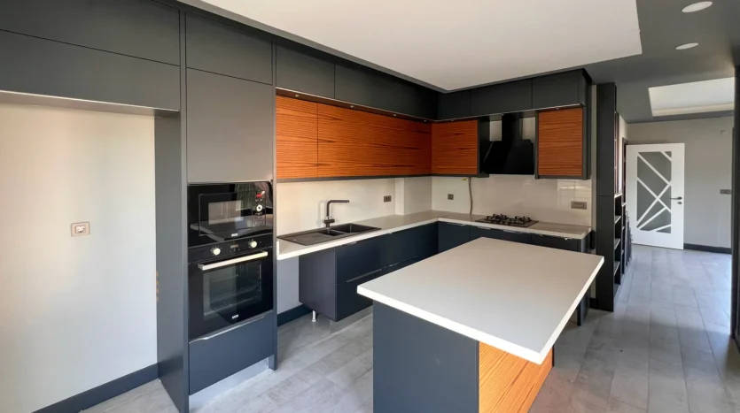Güzelbahçe Çelebi’de Deniz Manzaralı Müstakil Villa..