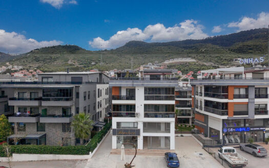 Güzelbahçe’ de Anayol Üzeri Kolejler Bölgesinde Yeni İşyeri