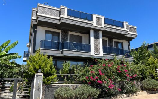 Kahramandere’de Merkezi Lokasyonda Deniz Manzaralı Villa..
