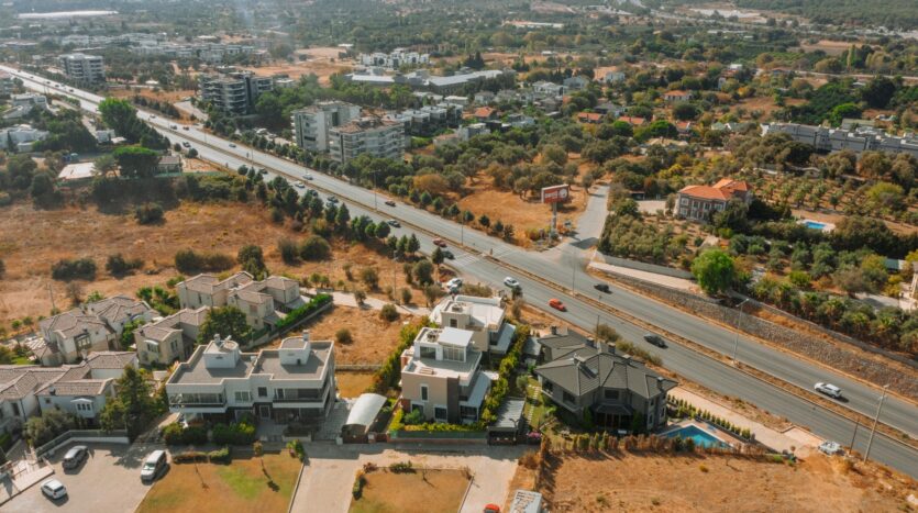 Kahramandere’de Deniz Manzaralı, Asansörlü Villa..