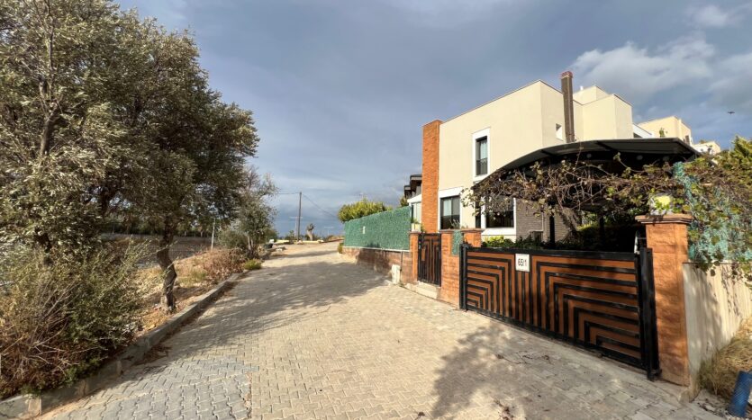 Kahramandere’de Deniz Manzaralı, Asansörlü Villa..