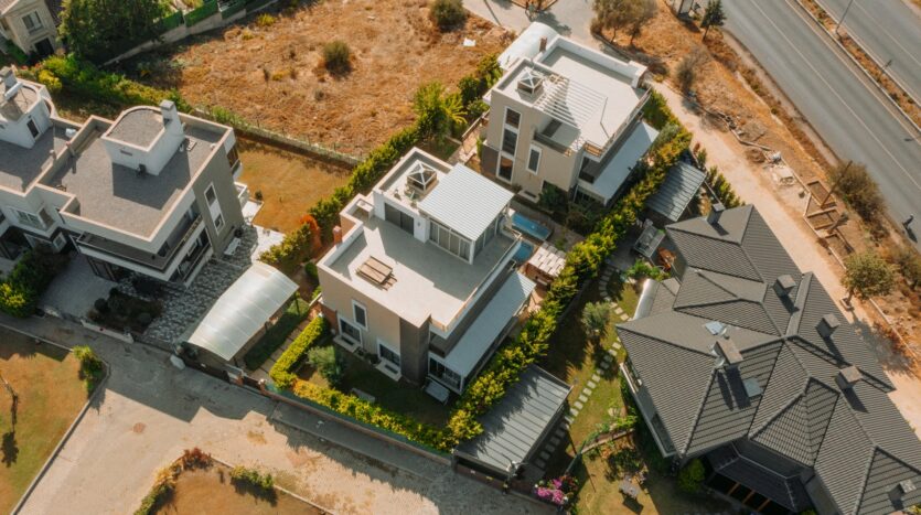 Kahramandere’de Deniz Manzaralı, Asansörlü Villa..