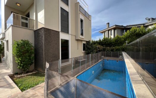 Kahramandere’de Deniz Manzaralı, Asansörlü Villa..