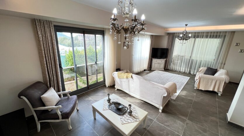 Kahramandere’de Deniz Manzaralı, Asansörlü Villa..