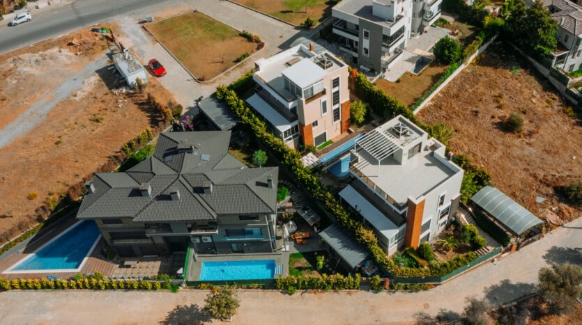 Kahramandere’de Deniz Manzaralı, Asansörlü Villa..