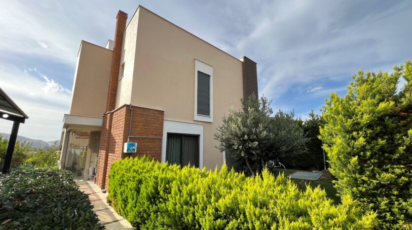 Kahramandere’de Deniz Manzaralı, Asansörlü Villa..