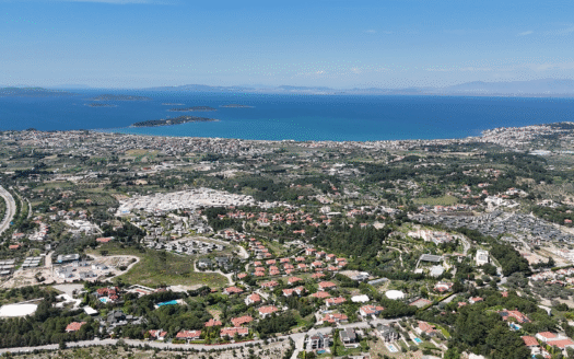 Urla Kekliktepe’de İçinde Bina Olan 2 Adet Tarla..