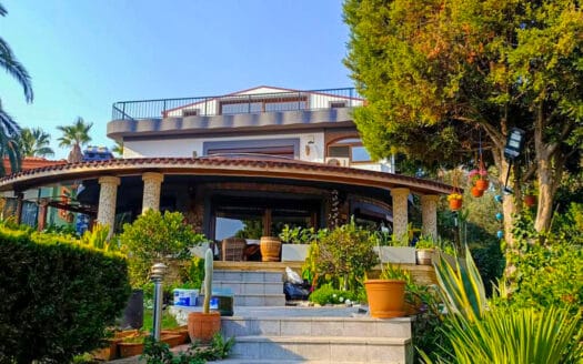 Urla’da Sosyal Tesisli Site İçinde Deniz Manzaralı Müstakil Villa