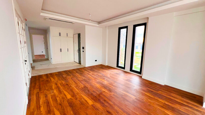 Urla Kuşçular’da Site İçerisinde Villa..