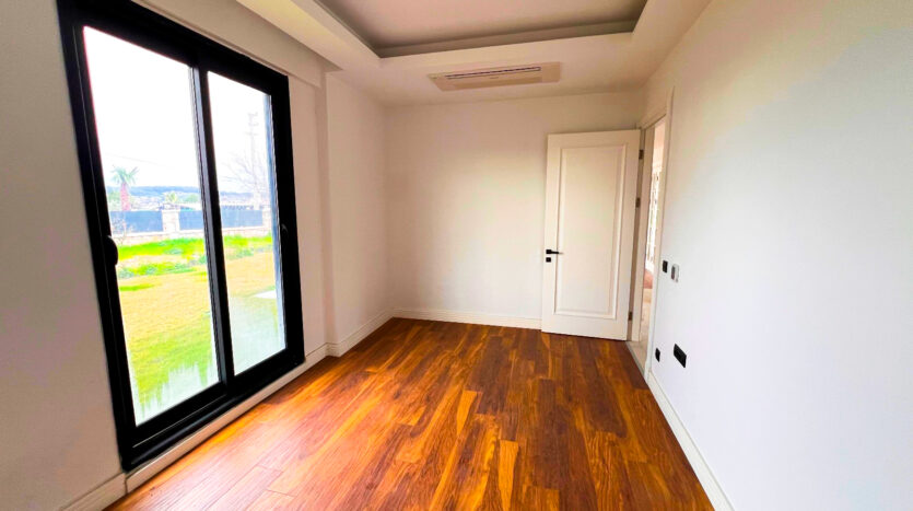 Urla Kuşçular’da Site İçerisinde Villa..