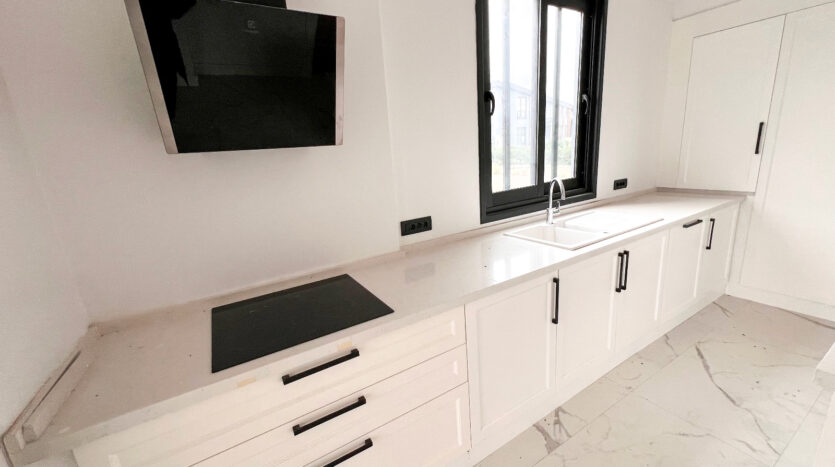 Urla Kuşçular’da Site İçerisinde Villa..