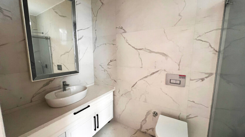 Urla Kuşçular’da Site İçerisinde Villa..